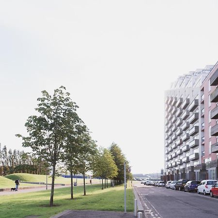 Pass The Keys Lovely 2-Bed Flat Glasgow Harbour Free Parking ภายนอก รูปภาพ
