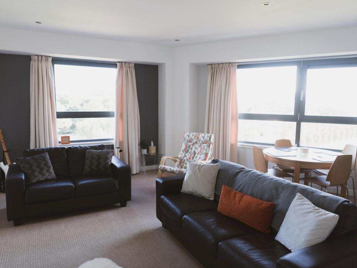 Pass The Keys Lovely 2-Bed Flat Glasgow Harbour Free Parking ภายนอก รูปภาพ