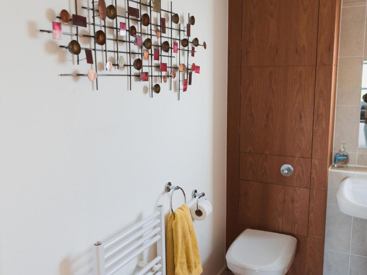 Pass The Keys Lovely 2-Bed Flat Glasgow Harbour Free Parking ภายนอก รูปภาพ